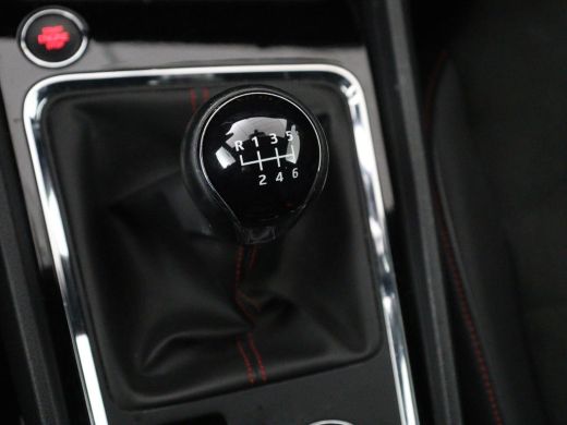 Seat Ateca 1.5 TSI FR Intens | Panoramadak | Trekhaak | Stoelverwarming | 360 Camera | Adaptive cruise | Alc... ActivLease financial lease