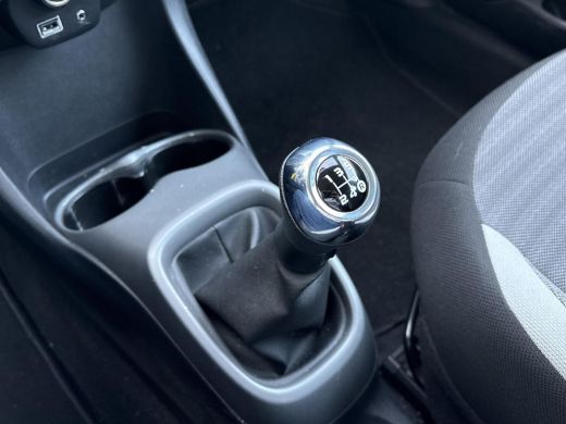 Toyota Aygo 1.0 VVT-i x-play **APPLE CARPLAY/ AIRCO/ BEGRENZER/ PERKEERCAMERA** ActivLease financial lease