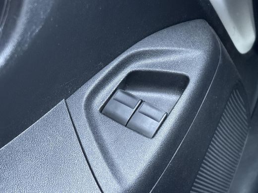 Toyota Aygo 1.0 VVT-i x-play **APPLE CARPLAY/ AIRCO/ BEGRENZER/ PERKEERCAMERA** ActivLease financial lease