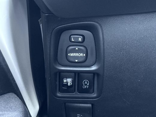 Toyota Aygo 1.0 VVT-i x-play **APPLE CARPLAY/ AIRCO/ BEGRENZER/ PERKEERCAMERA** ActivLease financial lease