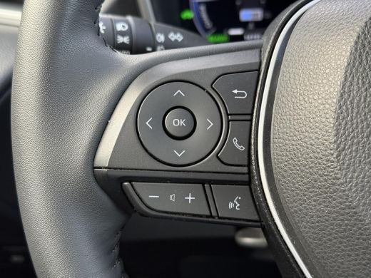 Toyota Corolla Cross 2.0 High Power Hybrid First Edition **STOELVERWARMING/ DODEHOEK DETECTIE/ ELEKTRONISCHE ACHTERKLEP** ActivLease financial lease