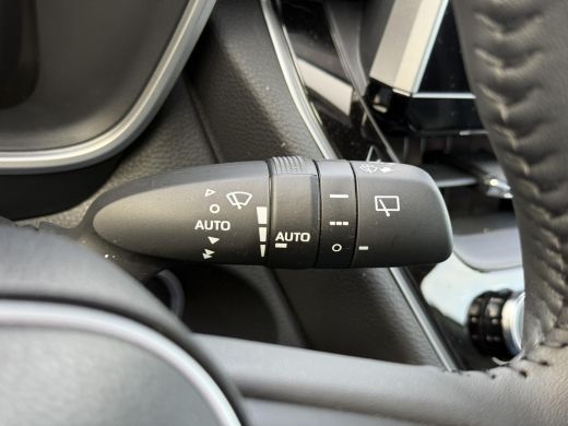 Toyota Corolla Cross 2.0 High Power Hybrid First Edition **STOELVERWARMING/ DODEHOEK DETECTIE/ ELEKTRONISCHE ACHTERKLEP** ActivLease financial lease