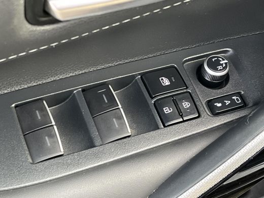 Toyota Corolla Touring Sports 1.8 Hybrid Business Plus | Navigatie | Stoelverwarming | Carplay | LED koplampen | Keyless entry | ActivLease financial lease