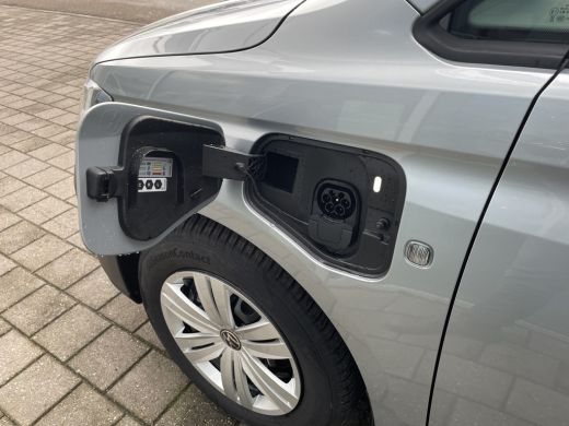 Volkswagen Caddy Kombi 1.5 eHybrid EU6 85 kW (115 pk) 2755 mm 6 versnellingen DSG Financieren vanaf 489.- EU per m... ActivLease financial lease