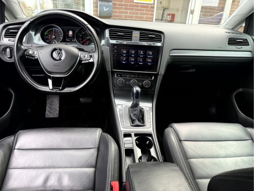 Volkswagen e-Golf e-Golf SOH 90.2%, Leer, Camera, 17''Lmv ActivLease financial lease