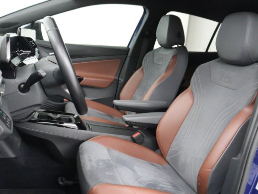 Volkswagen ID.4 First 77 kWh | SOH 90% | Stoel & stuurverwarming | Adaptive cruise | Camera | Carplay | Half lede... ActivLease financial lease