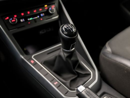 Volkswagen Polo 1.0 TSI Sportline Highline (SCHUIFDAK, APPLE CARPLAY, GROOT NAVI, ZWART HEMEL, CLIMATE, LEDER, LE... ActivLease financial lease