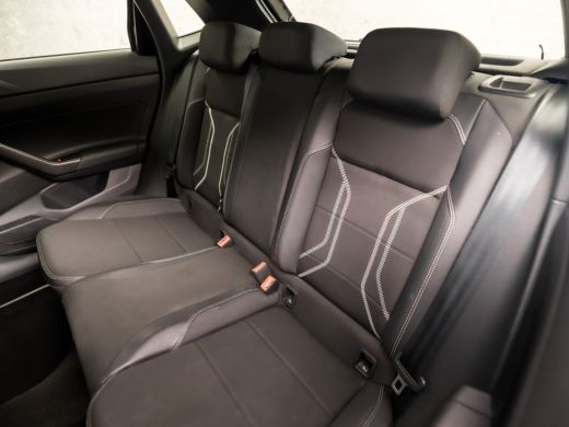 Volkswagen Polo 1.0 TSI Sportline Highline (SCHUIFDAK, APPLE CARPLAY, GROOT NAVI, ZWART HEMEL, CLIMATE, LEDER, LE... ActivLease financial lease