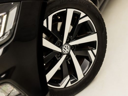 Volkswagen Polo 1.0 TSI Sportline Highline (SCHUIFDAK, APPLE CARPLAY, GROOT NAVI, ZWART HEMEL, CLIMATE, LEDER, LE... ActivLease financial lease