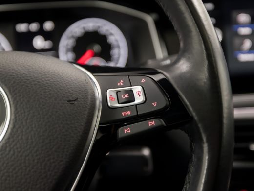 Volkswagen Polo 1.0 TSI Sportline Highline (SCHUIFDAK, APPLE CARPLAY, GROOT NAVI, ZWART HEMEL, CLIMATE, LEDER, LE... ActivLease financial lease