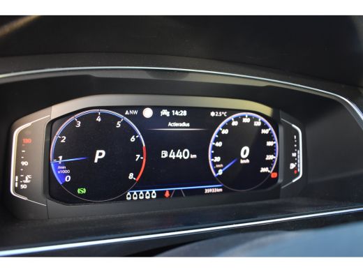 Volkswagen Tiguan Allspace 1.5 TSI 150PK R-Line Business+ 7P. | TREKHAAK | PANORAMADAK | 19 INCH | ELEKTR. A. KLEP | STUUR +... ActivLease financial lease