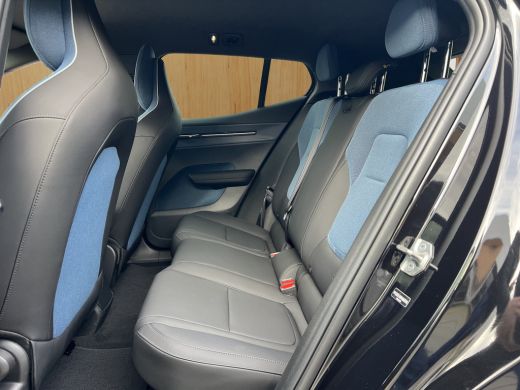 Volvo  EX30 Single Motor Extended Range Plus 69 kWh | Achteruitrijcamera | Camera | Extra getint glas ActivLease financial lease