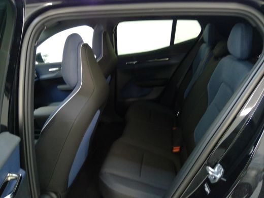 Volvo  EX30 Single Motor Extended Range Plus 69 kWh | PDC V+A en 360 Camera | Harman & Cardon Audio | Stoel +... ActivLease financial lease