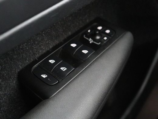 Volvo  XC40 Recharge P8 AWD R Design | Warmtepomp | Leder | Stoelverwarming | Harman/Kardon | Adaptive cruise... ActivLease financial lease