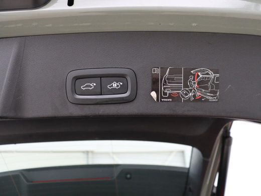 Volvo  XC40 Recharge P8 AWD R Design | Warmtepomp | Leder | Stoelverwarming | Harman/Kardon | Adaptive cruise... ActivLease financial lease