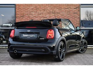 Mini Cooper Cabrio 1.5 Cooper 136pk aut Camera 18inch LED Windscherm