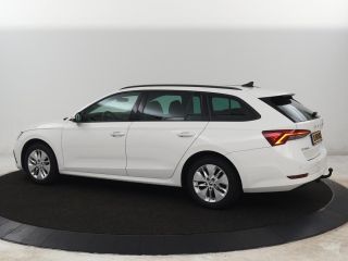 Skoda Octavia 1.0 e-TSI Business Edition | Trekhaak | Carplay | Navigatie | Full LED | Parkeerhulp | Cruise con...