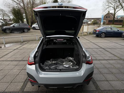 BMW i4 Aut. eDrive40 High Executive 84 kWh | SoH 92% | Leder | Camera | ACC | HUD | ActivLease financial lease