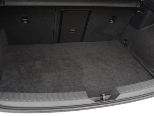 CUPRA Leon 1.5 e-Hybrid Business | Stoelverwarming | Adaptive cruise | Camera | Carplay | Memory | Half lede... ActivLease financial lease