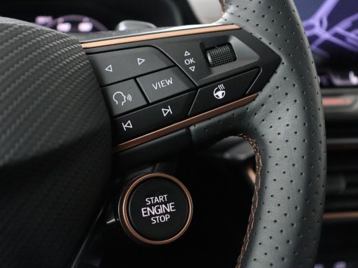 CUPRA Leon 1.5 e-Hybrid Business | Stoelverwarming | Adaptive cruise | Camera | Carplay | Memory | Half lede... ActivLease financial lease