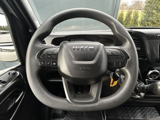 Iveco Daily 35S14V 2.3 136 PK / L2H2 / 270 A DEUREN / 3.5T TREKHAAK / 45.331 KM !! / AIRCO / BLUETOOTH ActivLease financial lease
