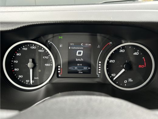 Iveco Daily 35S14V 2.3 136 PK / L2H2 / 270 A DEUREN / 3.5T TREKHAAK / 45.331 KM !! / AIRCO / BLUETOOTH ActivLease financial lease