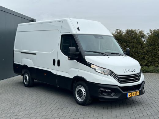 Iveco Daily 35S14V 2.3 136 PK / L2H2 / 270 A DEUREN / 3.5T TREKHAAK / 45.331 KM !! / AIRCO / BLUETOOTH ActivLease financial lease