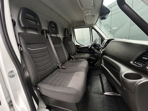 Iveco Daily 35S14V 2.3 136 PK / L2H2 / 270 A DEUREN / 3.5T TREKHAAK / 45.331 KM !! / AIRCO / BLUETOOTH ActivLease financial lease