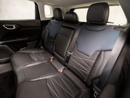 Jeep Compass 4xe 240 Plug-in Hybrid Electric Trailhawk 240Pk Automaat (VIRTUAL COCKPIT, APPLE CARPLAY, GROOT N... ActivLease financial lease