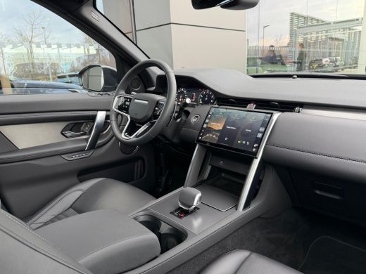 Land Rover Discovery Sport P270e Dynamic Edition | Panoramadak | Voertuigvolgsysteem | 360gr Camera | Cold Climate | Meridian ActivLease financial lease