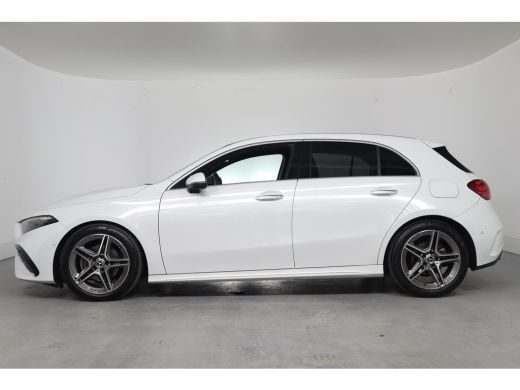 Mercedes-Benz A-Klasse 180 AMG Line | 1e Eigenaar! | Wide-Screen | Ambiance Light | Sport Stoel | Camera | LED | Clima |... ActivLease financial lease