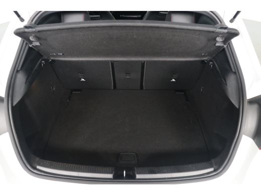 Mercedes-Benz A-Klasse 180 AMG Line | 1e Eigenaar! | Wide-Screen | Ambiance Light | Sport Stoel | Camera | LED | Clima |... ActivLease financial lease