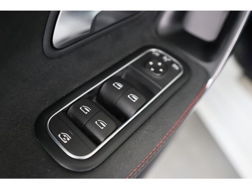 Mercedes-Benz A-Klasse 180 AMG Line | 1e Eigenaar! | Wide-Screen | Ambiance Light | Sport Stoel | Camera | LED | Clima |... ActivLease financial lease