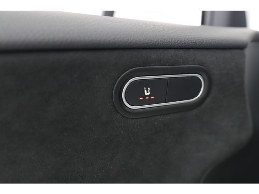 Mercedes-Benz A-Klasse 180 AMG Line | 1e Eigenaar! | Wide-Screen | Ambiance Light | Sport Stoel | Camera | LED | Clima |... ActivLease financial lease