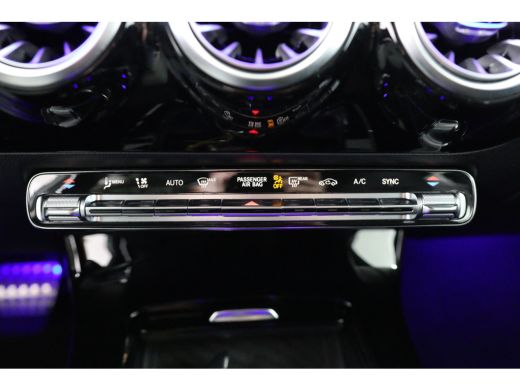 Mercedes-Benz A-Klasse 180 AMG Line | 1e Eigenaar! | Wide-Screen | Ambiance Light | Sport Stoel | Camera | LED | Clima |... ActivLease financial lease