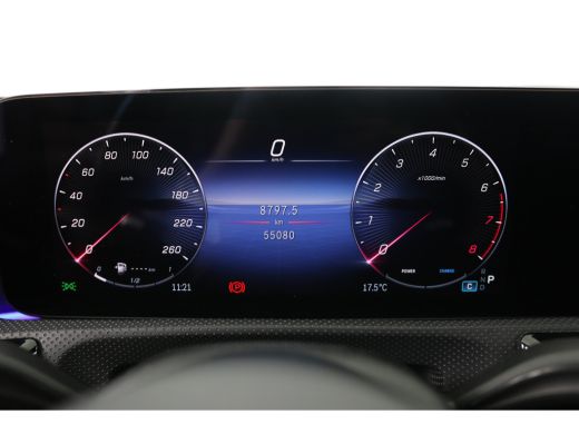 Mercedes-Benz A-Klasse 180 AMG Line | 1e Eigenaar! | Wide-Screen | Ambiance Light | Sport Stoel | Camera | LED | Clima |... ActivLease financial lease