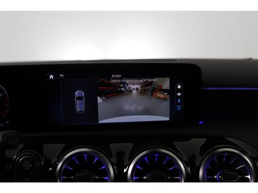 Mercedes-Benz A-Klasse 180 AMG Line | 1e Eigenaar! | Wide-Screen | Ambiance Light | Sport Stoel | Camera | LED | Clima |... ActivLease financial lease