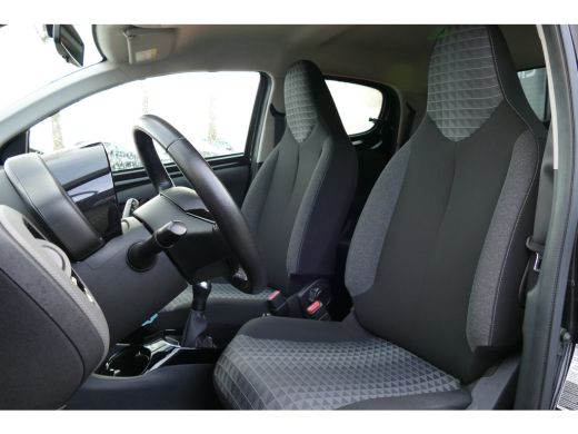 Peugeot 108 1.0 E-VTI 72PK 5-DRS ALLURE / CLIMA / LED / CAMERA / 15"LMV /ANDROID AUTO / DAB / BLUETOOTH / 1E ... ActivLease financial lease