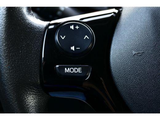 Peugeot 108 1.0 E-VTI 72PK 5-DRS ALLURE / CLIMA / LED / CAMERA / 15"LMV /ANDROID AUTO / DAB / BLUETOOTH / 1E ... ActivLease financial lease