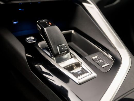 Peugeot 3008 1.2 PureTech Allure Sport Automaat (APPLE CARPLAY, PARELMOER, GROOT NAVI, 360 CAMERA, GETINT GLAS... ActivLease financial lease