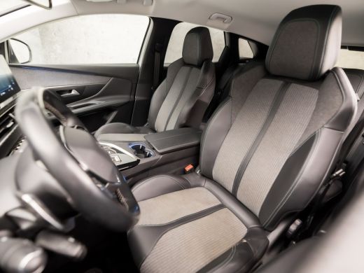 Peugeot 3008 1.2 PureTech Allure Sport Automaat (APPLE CARPLAY, PARELMOER, GROOT NAVI, 360 CAMERA, GETINT GLAS... ActivLease financial lease