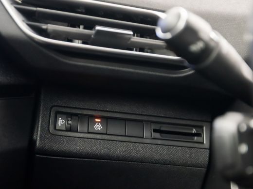 Peugeot 3008 1.2 PureTech Allure Sport Automaat (APPLE CARPLAY, PARELMOER, GROOT NAVI, 360 CAMERA, GETINT GLAS... ActivLease financial lease