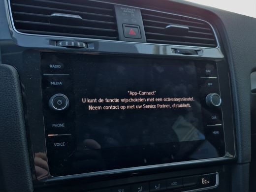 Volkswagen e-Golf E-DITION SOH 90% | Full LED | Adaptive CC | Parkeersensoren | Full map navigatie | ActivLease financial lease