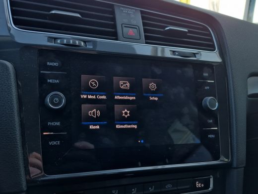 Volkswagen e-Golf E-DITION SOH 90% | Full LED | Adaptive CC | Parkeersensoren | Full map navigatie | ActivLease financial lease