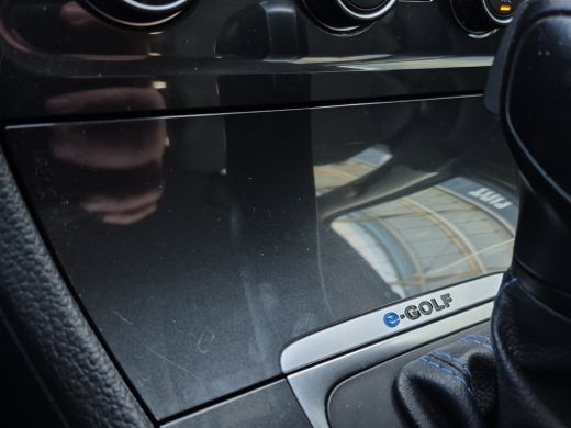 Volkswagen e-Golf E-DITION SOH 90% | Full LED | Adaptive CC | Parkeersensoren | Full map navigatie | ActivLease financial lease