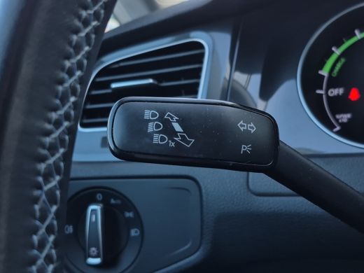 Volkswagen e-Golf E-DITION SOH 90% | Full LED | Adaptive CC | Parkeersensoren | Full map navigatie | ActivLease financial lease