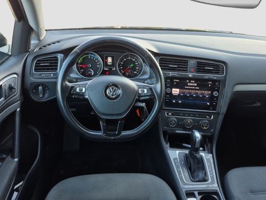 Volkswagen e-Golf E-DITION SOH 90% | Full LED | Adaptive CC | Parkeersensoren | Full map navigatie | ActivLease financial lease