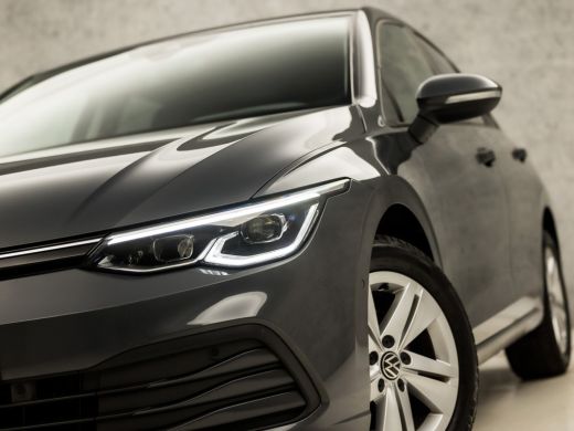 Volkswagen Golf 1.0 TSI Sport Automaat (APPLE CARPLAY, GROOT NAVI, CAMERA, STUUR/STOELVERWARMING, MEMORY SEATS, A... ActivLease financial lease