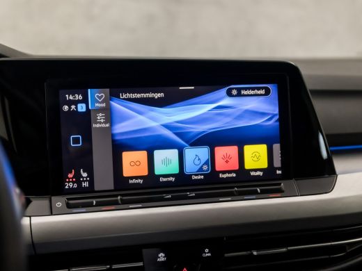 Volkswagen Golf 1.0 TSI Sport Automaat (APPLE CARPLAY, GROOT NAVI, CAMERA, STUUR/STOELVERWARMING, MEMORY SEATS, A... ActivLease financial lease