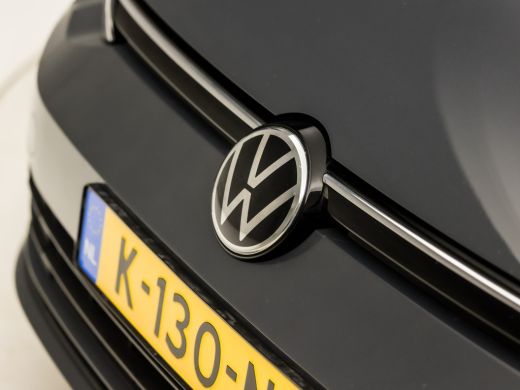 Volkswagen Golf 1.0 TSI Sport Automaat (APPLE CARPLAY, GROOT NAVI, CAMERA, STUUR/STOELVERWARMING, MEMORY SEATS, A... ActivLease financial lease